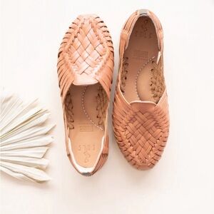 Sols Ana huaraches sandals in Tawny Birch size 9